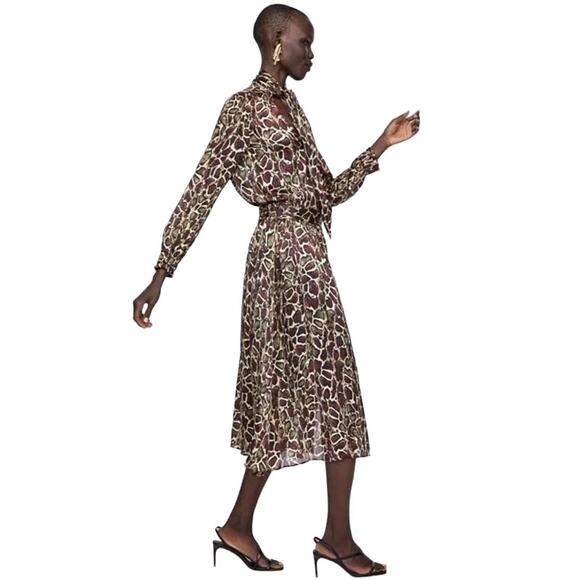 ZARA WMN'S Animal Print Shirt‎ Flowy V-neck Top Blouse S NWOT - Picture 6 of 16